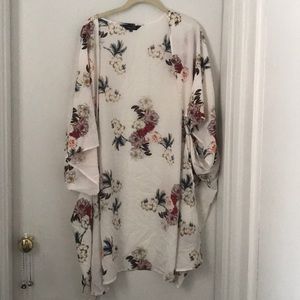 White Floral Kimono (NEW)